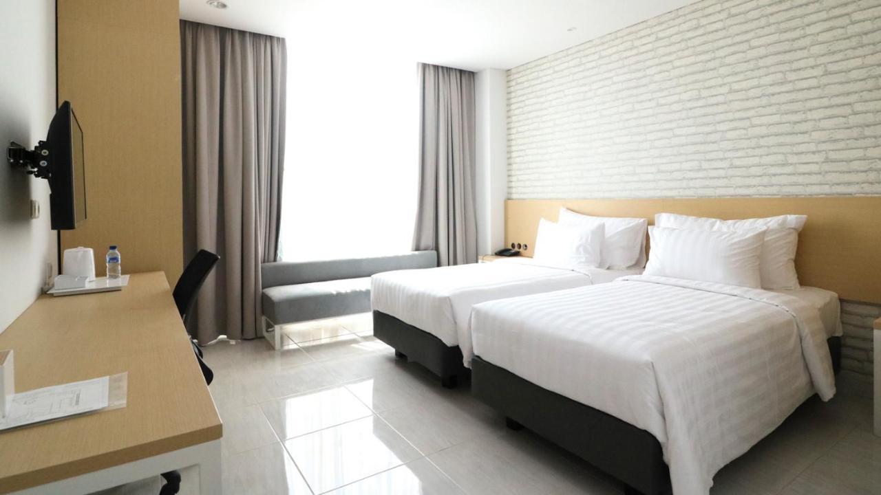 Palm Park Hotel Sorabaya Extérieur photo
