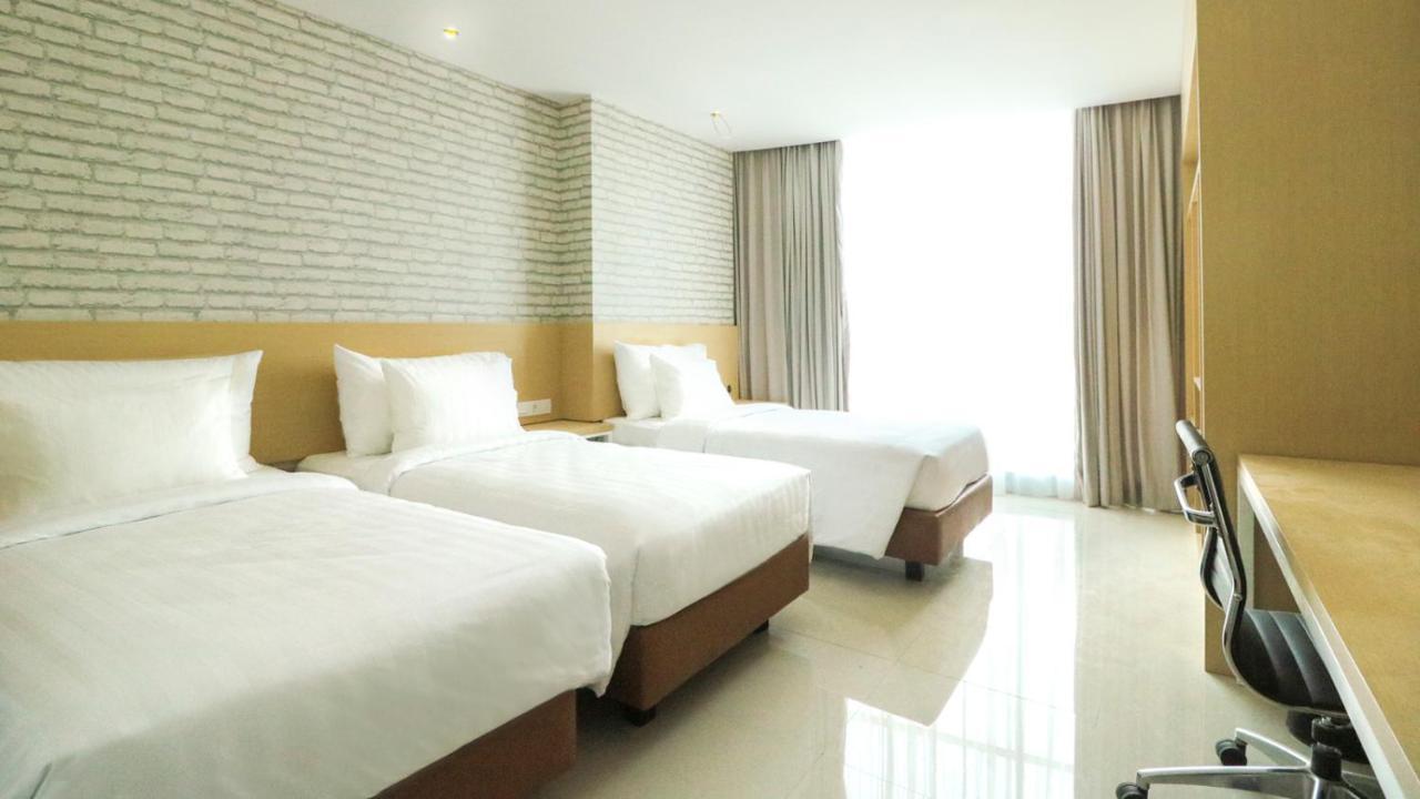 Palm Park Hotel Sorabaya Extérieur photo